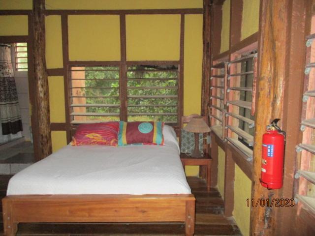 Cerros Beach Inn Corozal Exterior foto
